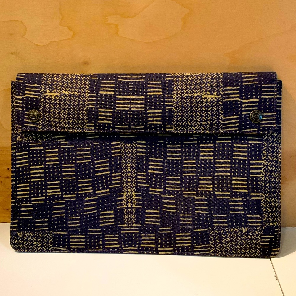 Herschel Spokane Sleeve
